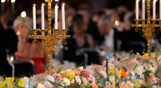 Flowers from Nobels hometown again on the table