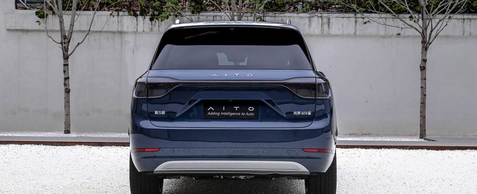 Huawei Introduces Electric SUV Wenjie M9 with HarmonyOS