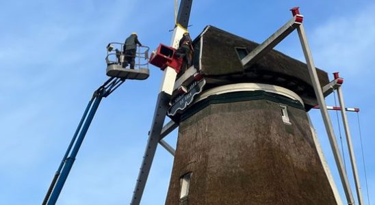 Lifting spectacle in Montfoort Molen de Valk is finally running