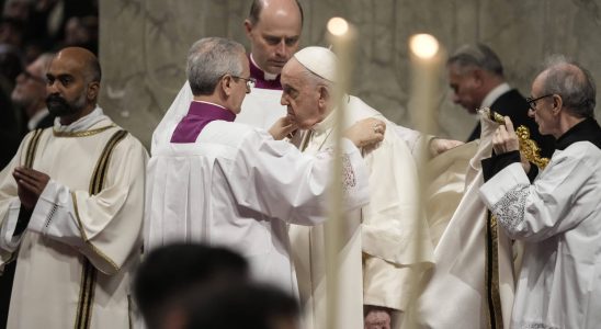 Pope Francis evokes Bethlehem and victims of war during Christmas