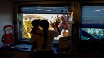 Spider Man makes hospital children smile in Spain Foreign countries