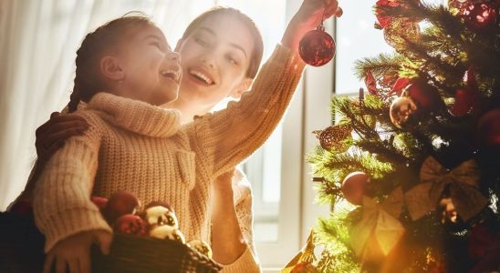 Stop saying these phrases to children before Christmas