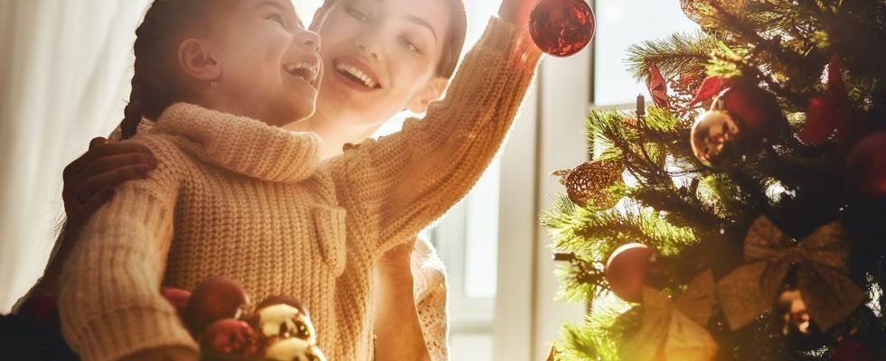 Stop saying these phrases to children before Christmas