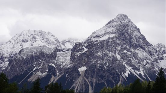 Thawing Alpine snow causes water levels to rise in Lek