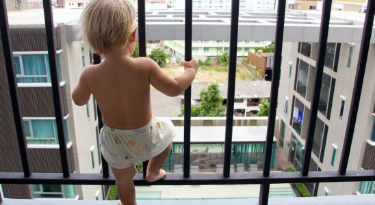 This little known danger of certain balconies for children