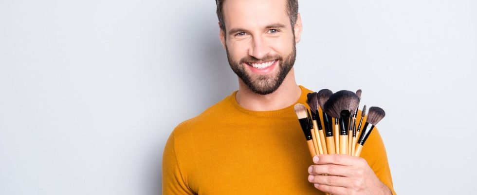 This little known habit that men have in the bathroom