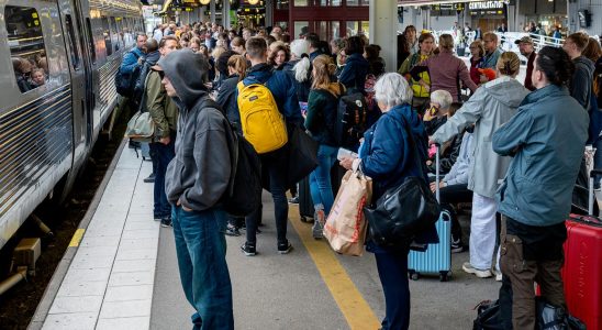 Train stoppages do not appear to hamper Christmas traffic