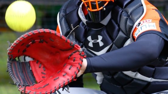 Want to see the Dutch softball players defend the European