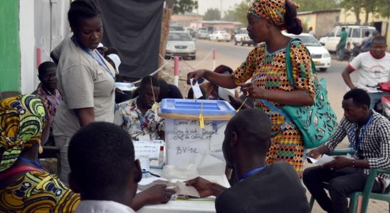 both camps are mobilizing for the constitutional referendum