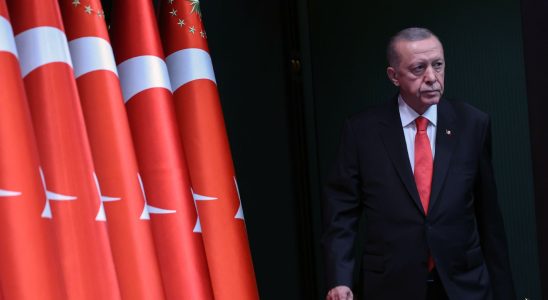 how Erdogan exploits the war between Israel and Hamas –