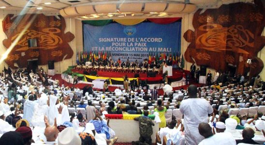 the Algerian mediator consults the armed groups signatories to the