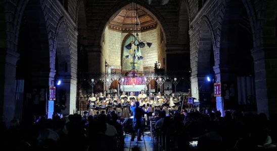 the ICanto choir performs Handels oratorio Messiah for the Christmas