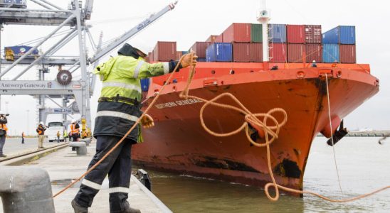 the port of Antwerp inaugurates the first hydrogen tugboat