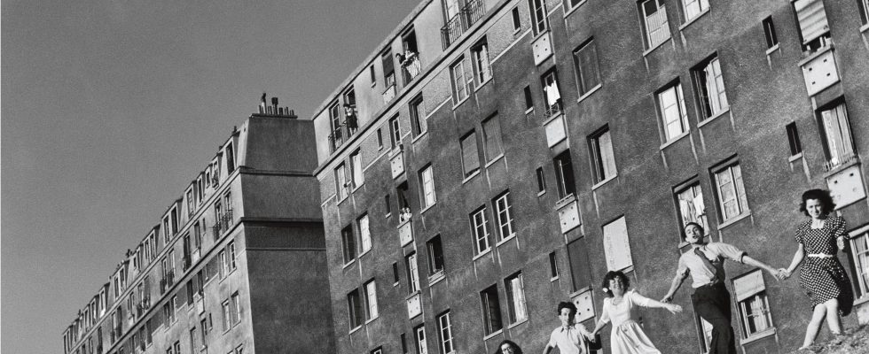 the suburbs of the capital seen by Doisneau and Cendars