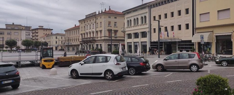 thousands of people demonstrate against the anti Islam mayor of Monfalcone