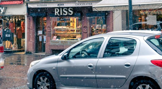 135 euros fine with a stationary car this traffic offense