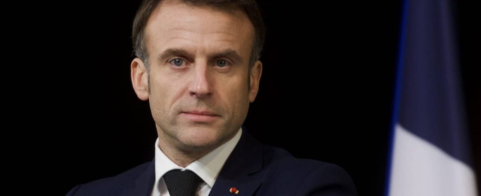 A redesign within 48 hours Macron ready to surprise everyone