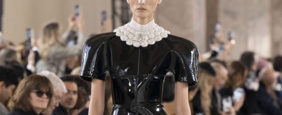 A trip into space with Schiaparelli for the spring summer 2024