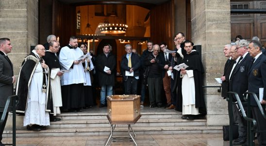 At the funeral of Patrick Buisson the heirs the absent