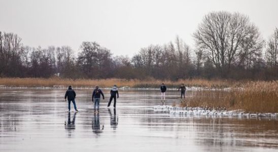 Beware of floating ice layers water boards warn