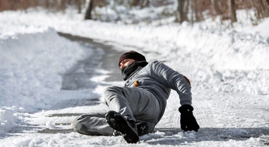 Black ice advice to avoid falling by Dr Gerald Kierzek