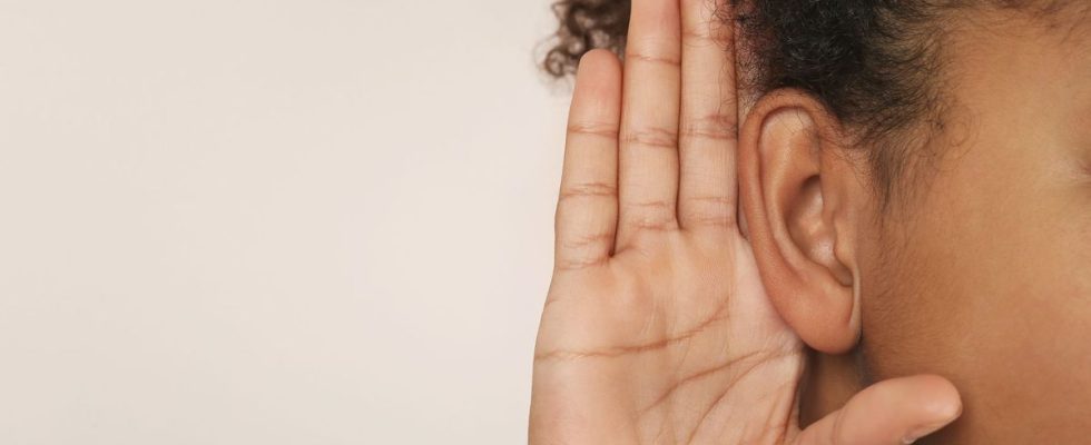 Born deaf child hears for the very first time thanks