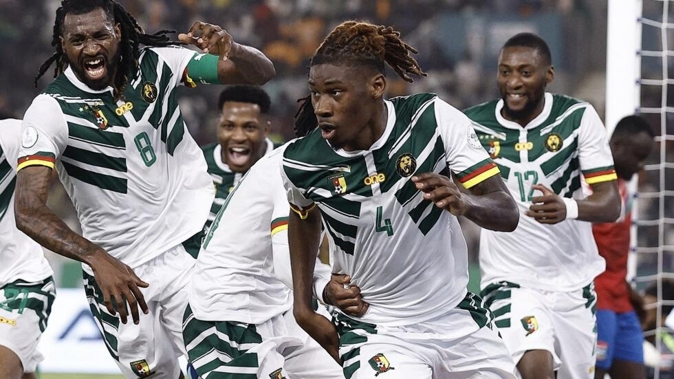 Cameroonians celebrate the capital goal scored by Christopher Wooh (n°4) against Gambia, on January 23, 2024 in Bouaké (Ivory Coast) during the African Cup of Nations.  (Illustrative image)