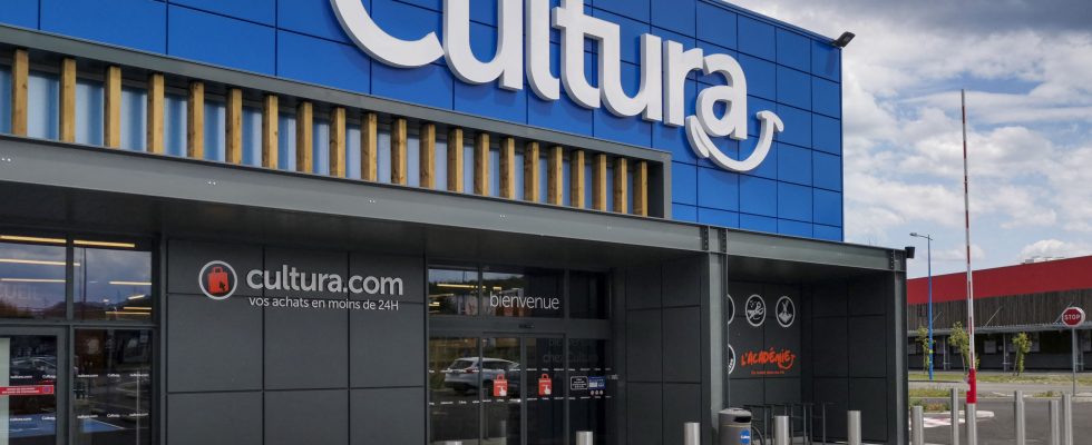 Cultura the revenge of quotthe book hypermarketquot