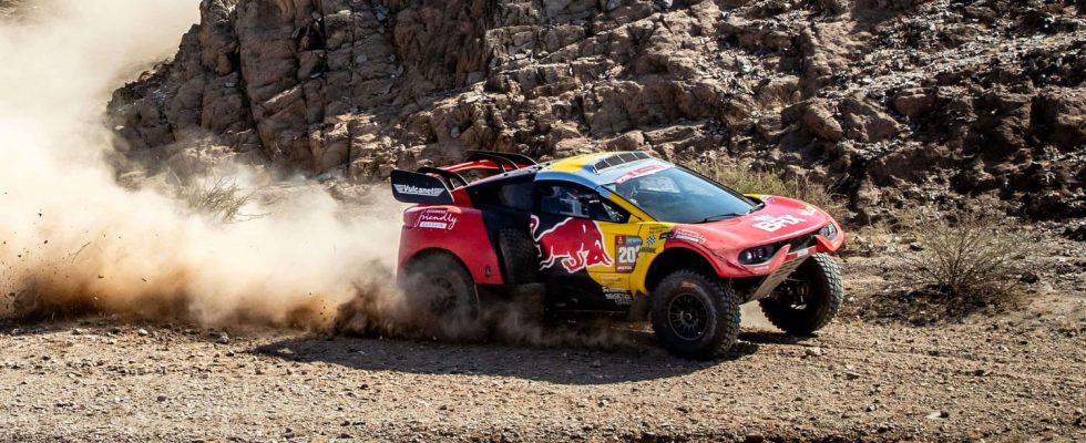 Dakar 2024 Loeb car loses a little time Van Beveren