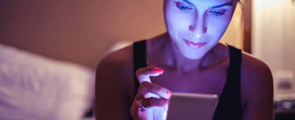 Does the blue light from your cell phone really disrupt