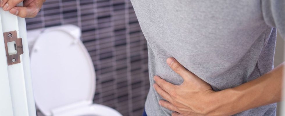 Food poisoning or gastroenteritis Make the difference