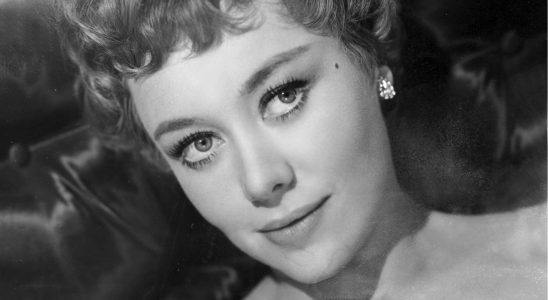 Glynis Johns known for her role in Mary Poppins dies