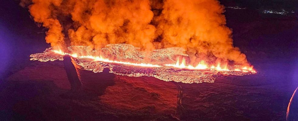 In Iceland a new volcanic eruption southwest of Reykjavik –