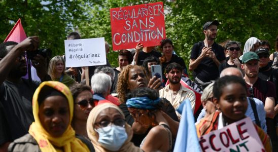 In Marseille students mobilize against the immigration law