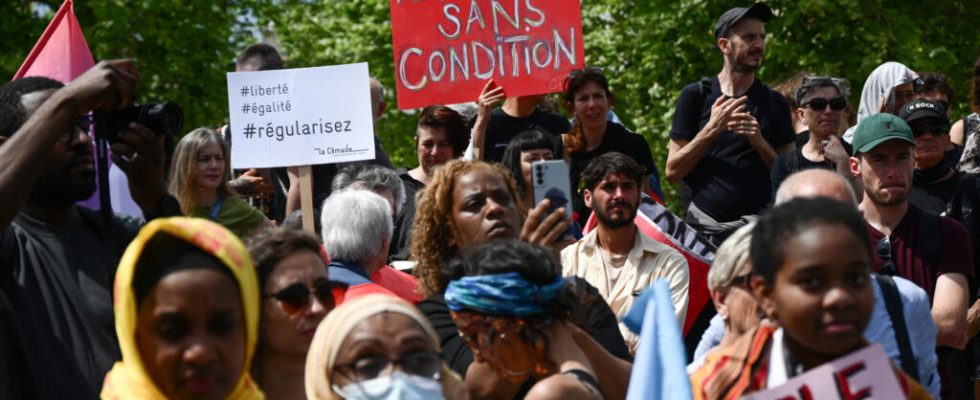 In Marseille students mobilize against the immigration law