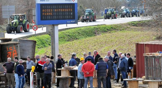 MAP Farmers protests where are the blockages near Paris and