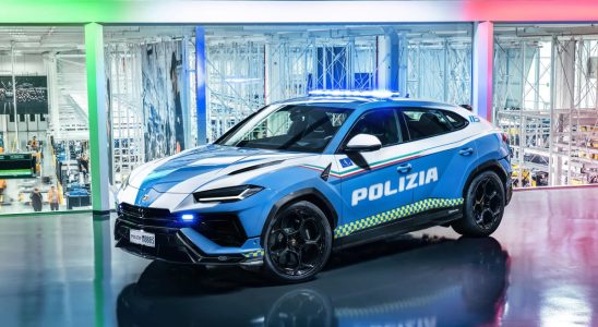 MOM MIA Italian police now drive Lamborghini Urus