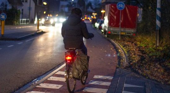 Man kicked off bicycle and doused with soft drink in