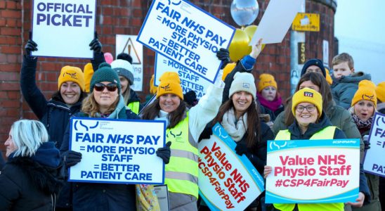 Massive public sector strike in Northern Ireland