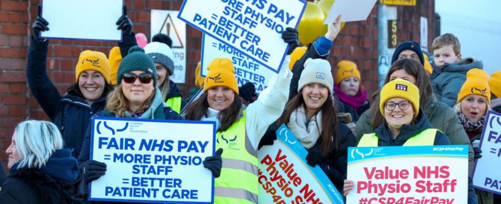 Massive public sector strike in Northern Ireland