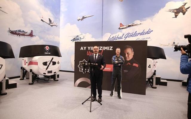 Minister Kacir met with the first Turkish astronaut Alper Gezeravci