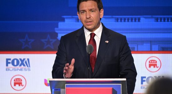 Ron DeSantis throws in the towel and joins Trump –