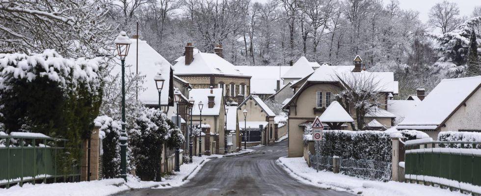 Snow and ice Brittany Normandy Ile de France and the north facing