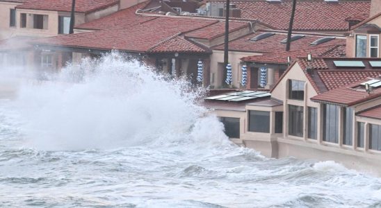 Southern California hit by heavy downpours severe flooding