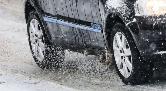 This button makes driving on snow easier too few motorists