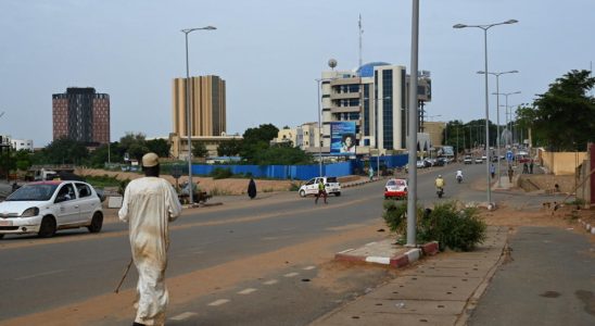 a Togolese delegation in Niamey after the announcement of the