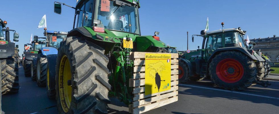 demonstrations and blockades are gaining ground in France