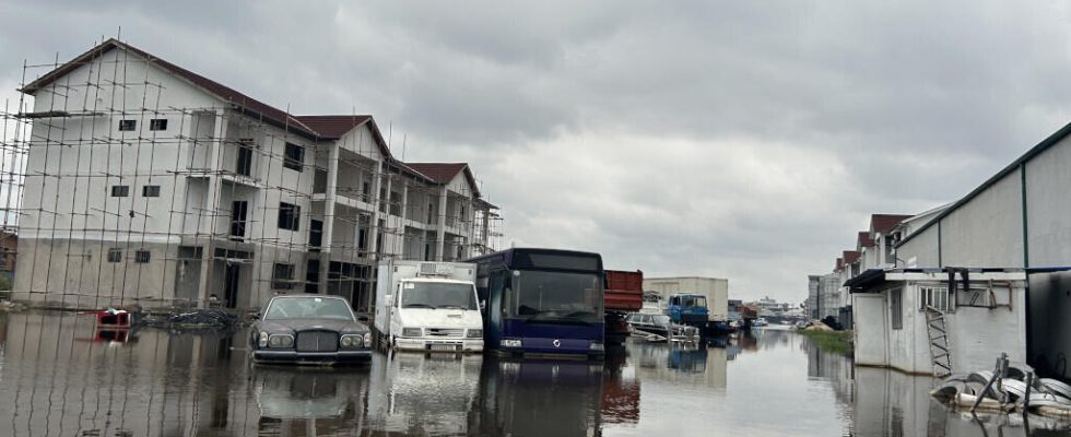 recent rainfall complicates relief efforts for populations in flooded neighborhoods