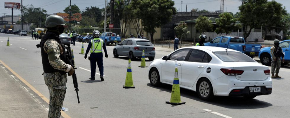 relaxation of curfew rules except in Guayaquil