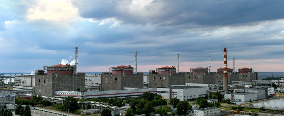 the Zaporizhia nuclear power plant once again surrounded by mines